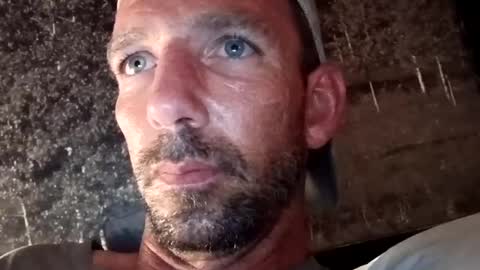 treemandude6867 online show from August 10, 6:09 pm