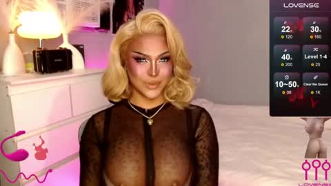 Jade online show from August 11, 8:55 pm