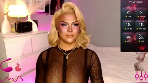Jade online show from August 15, 5:39 pm