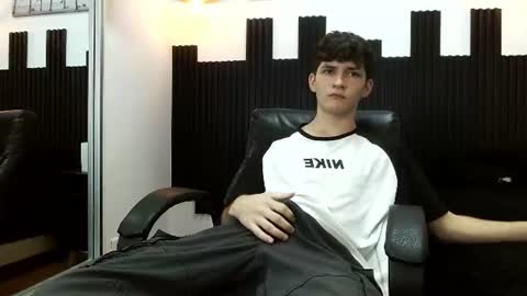 trevor_mob online show from August 15, 4:00 pm