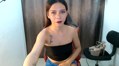 trexie215765 online show from August 8, 1:27 am