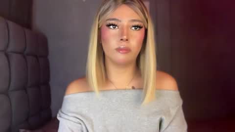 trexie_fucks15 online show from August 4, 8:17 pm