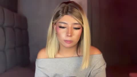 trexie_fucks15 online show from August 4, 10:40 pm