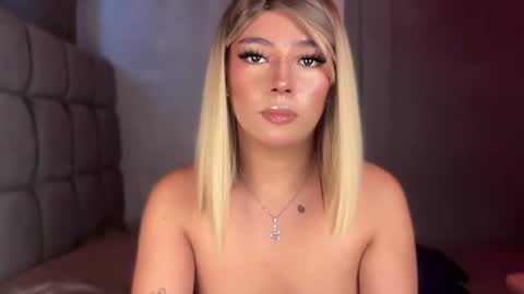 trexie_fucks15 online show from August 5, 3:04 am