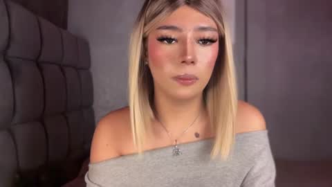trexie_fucks15 online show from August 6, 9:14 pm