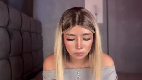 trexie_fucks15 online show from August 6, 10:53 pm