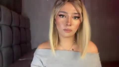 trexie_fucks15 online show from August 9, 2:40 pm