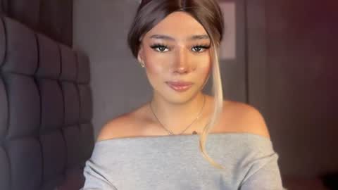 trexie_fucks15 online show from August 13, 9:56 am
