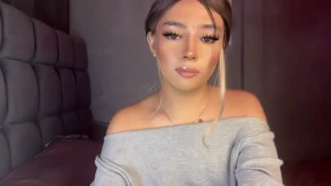 trexie_fucks15 online show from August 13, 3:26 pm