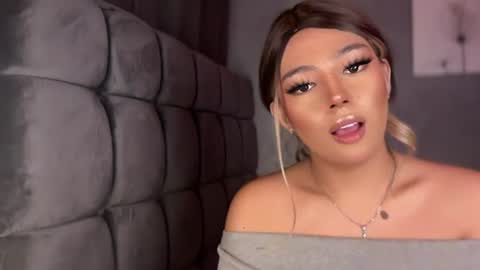 trexie_fucks15 online show from August 14, 3:15 pm