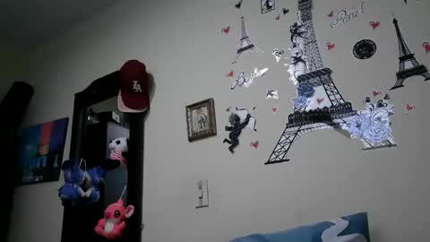 triana_bell online show from July 30, 2:19 am