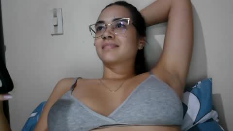triana_bell online show from July 30, 3:25 am