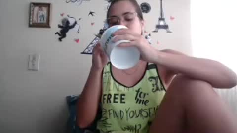 triana_bell online show from July 30, 8:37 pm