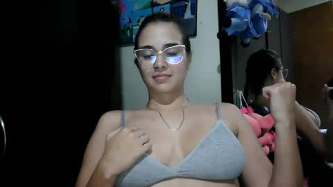 triana_bell online show from August 12, 3:09 am