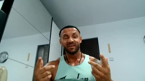 tridentmuscles online show from August 8, 4:40 pm