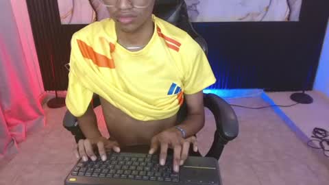 Johan online show from August 15, 3:38 pm