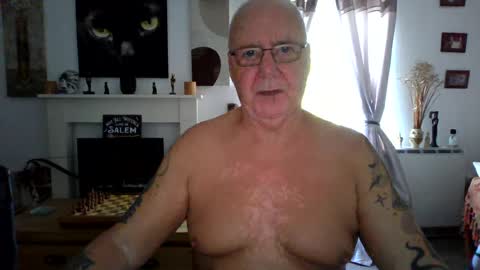trinity1011 online show from July 18, 6:25 am