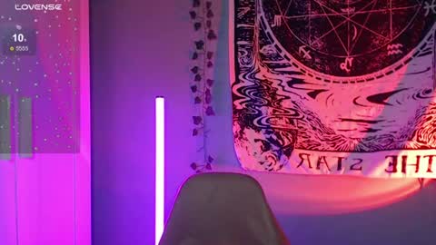 Trish online show from August 11, 7:49 pm