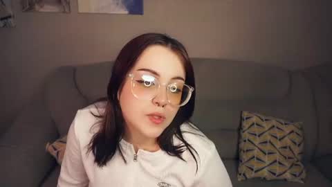 trishmorreau online show from August 11, 9:33 am