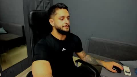 TroyWade online show from August 10, 8:16 am