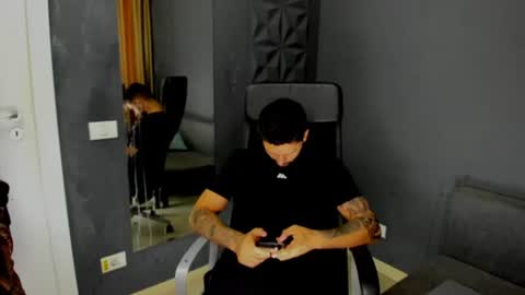 TroyWade online show from August 10, 12:17 pm