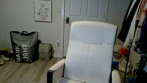 Day online show from June 2, 1:36 pm