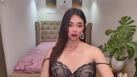 ts_yoshi_ online show from July 9, 11:32 pm