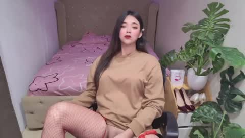 ts_yoshi_ online show from July 16, 5:52 am