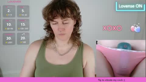 Ellie Ryder online show from August 4, 9:45 pm