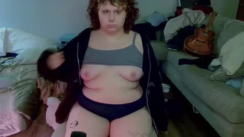 Gigi online show from July 3, 10:45 pm