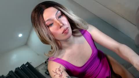 LoveJulian online show from August 3, 2:24 pm