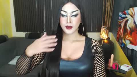 Nicoleeee online show from July 17, 12:10 am