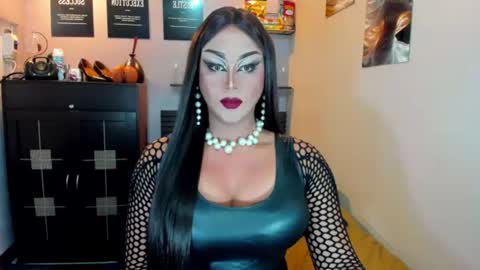 Nicoleeee online show from July 18, 10:11 pm