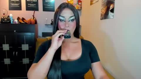 Nicoleeee online show from July 20, 7:11 am