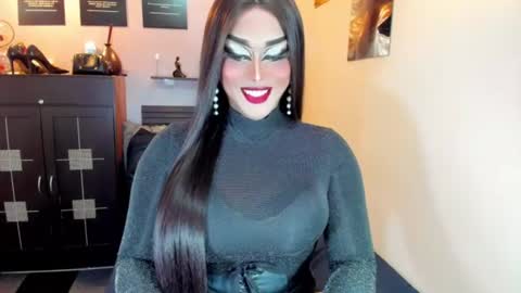 Nicoleeee online show from August 7, 6:24 am