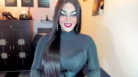 Nicoleeee online show from August 7, 7:30 am