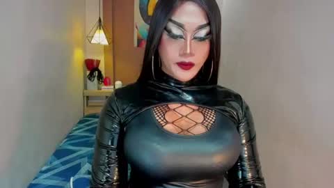 Nicoleeee online show from August 12, 1:30 am