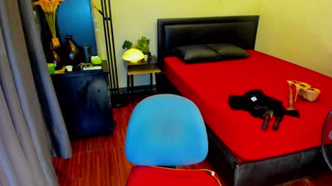 Kylee-  online show from August 11, 1:02 pm
