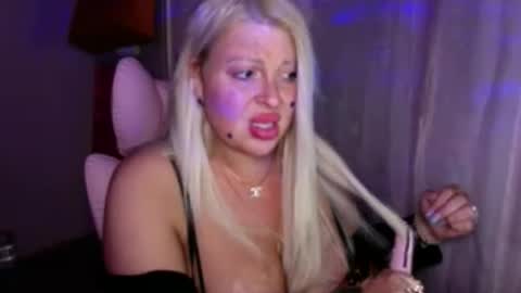xTinnaaaaa online show from June 17, 6:01 am