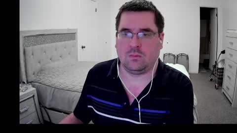 tstwbtsb online show from May 1, 12:25 am
