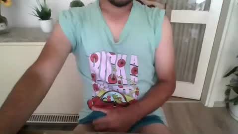 ttheman99 online show from July 17, 9:09 am