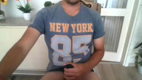 ttheman99 online show from July 25, 10:08 am