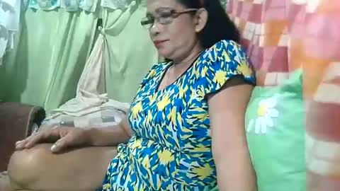 Mae online show from July 22, 11:40 pm
