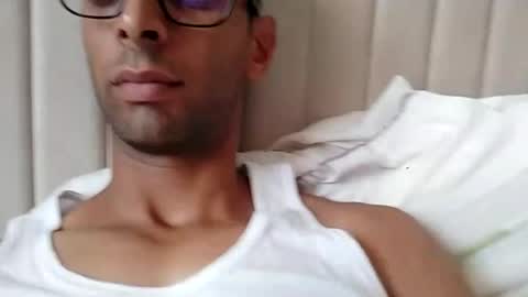 TunisienSexyGuy online show from August 15, 10:41 am