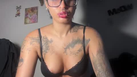turntpixie online show from August 13, 10:40 am