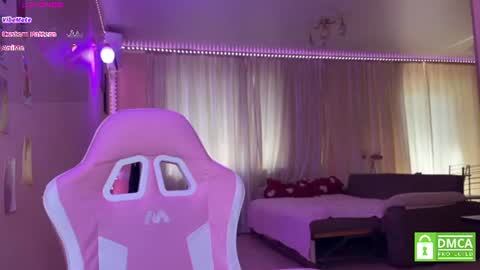 tutti_cutieee online show from July 6, 9:45 am