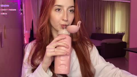 tutti_cutieee online show from July 23, 7:44 am
