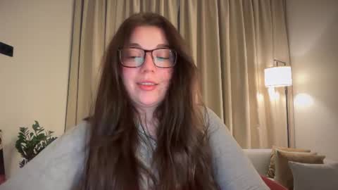 Ariana online show from August 2, 9:33 pm