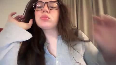 Ariana online show from August 2, 10:38 pm