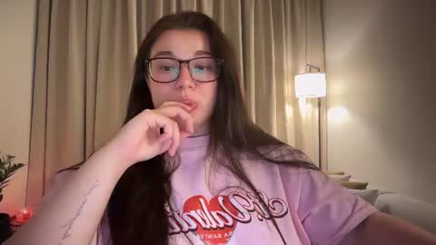 Ariana online show from August 3, 8:16 pm